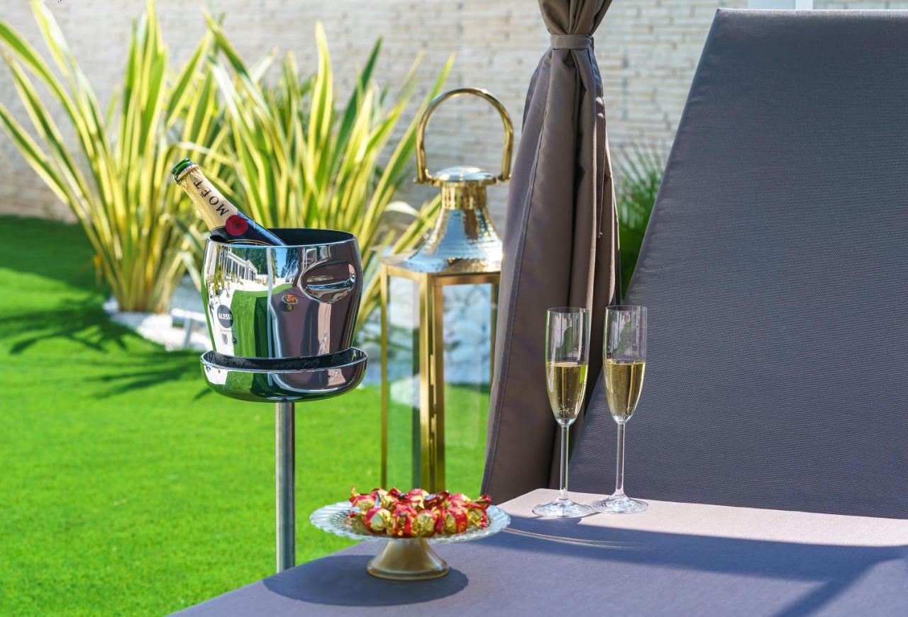 Villa Vittoria B&B - Wellness Terme di Miradolo エクステリア 写真