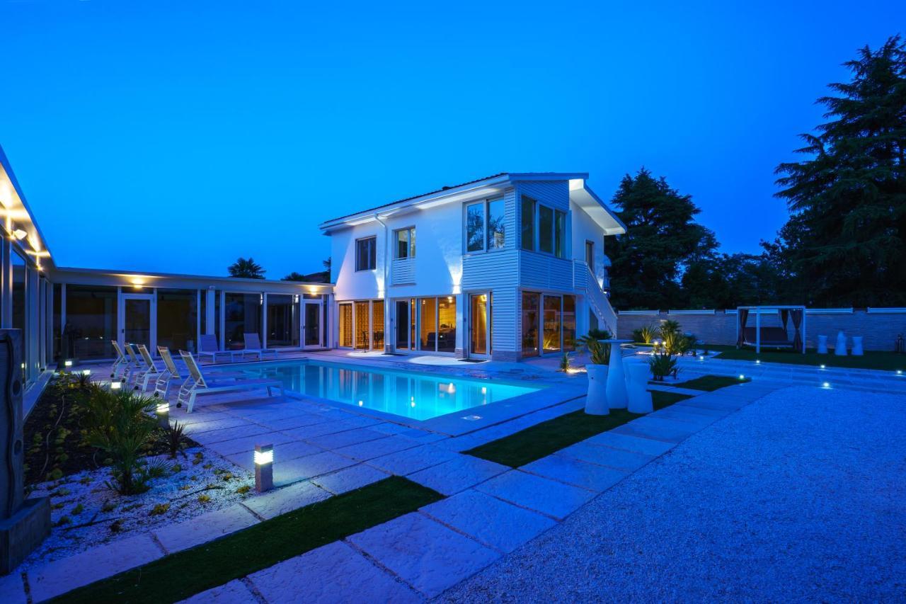 Villa Vittoria B&B - Wellness Terme di Miradolo エクステリア 写真