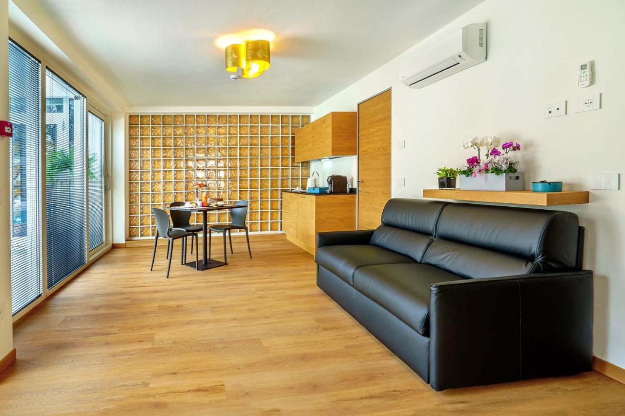 Villa Vittoria B&B - Wellness Terme di Miradolo エクステリア 写真